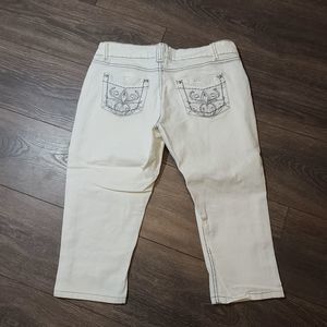 Jane Doe white capris